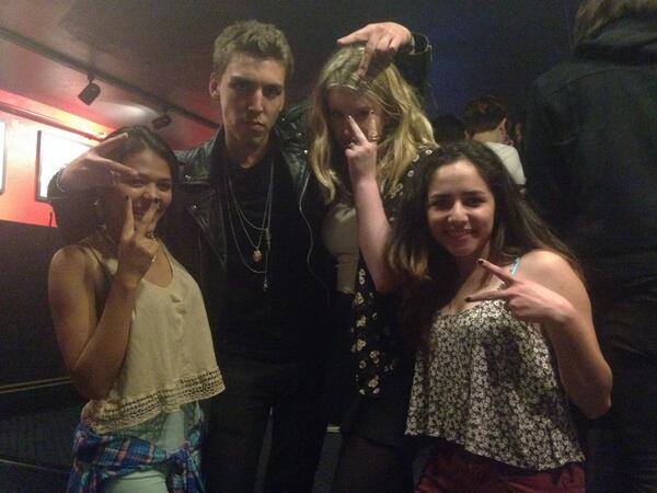 Cn_Alexis's tweet photo. @thebadsuns @christo_bowman killed em in Seattle! http://t.co/YzwC0A7TUI