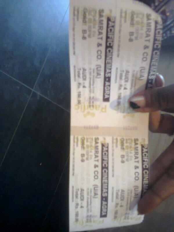 AroraNc's tweet image. @RK1610IsMe 
Watching @SamratAndCo &amp;amp; thinking about all those memZ..
#IntervalTime :))