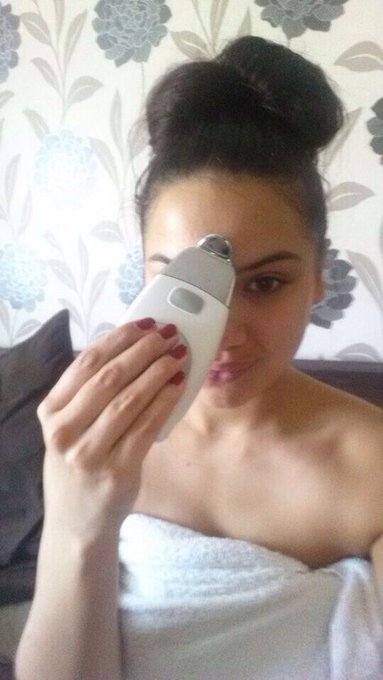 This is how I keep my skin clear, plump and fresh 💫 also works on reducing wrinkles, scars, pore size<a href="/tag/wcw"class="tags"><span>#wcw</span></a>