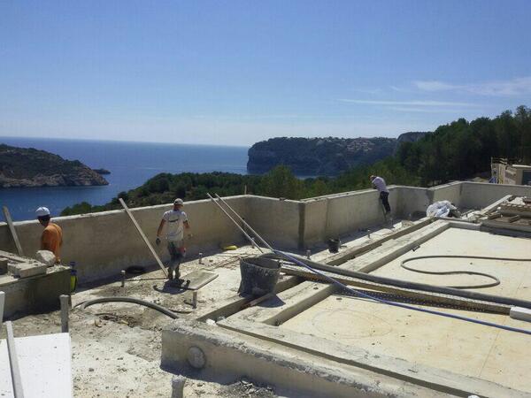 DaniSavall's tweet photo. Así son las vistas de esta magnífica piscina que no pude mostrar por la niebla. #gunita #hormigón #Javea http://t.co/62VeKQ0Rod