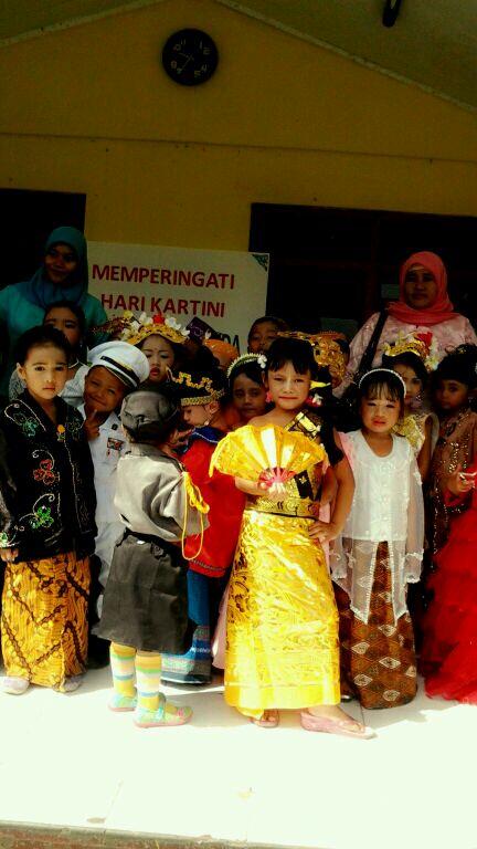 whiewhiends's tweet photo. @alfamidi_ku  Syila Pratiwi, 081226931077, #KartiniMidi http://t.co/iwQOPg75TC