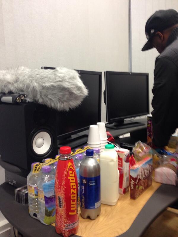 RedRouteFilms's tweet photo. Arrived on set, working with @Mellow9 today, gonna be a good day. http://t.co/bdgvKEc4AG