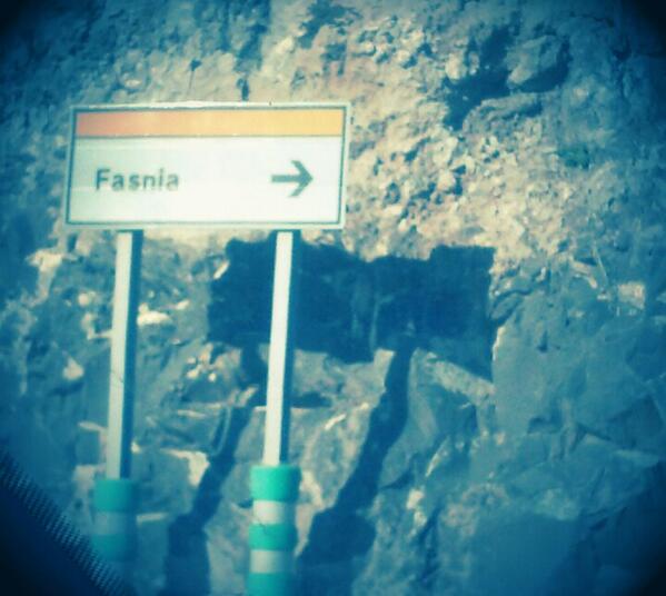 Yaizzarh's tweet photo. Camino #fasnia onde'tas? después del #escobonal me enseño @MDiablosLocos @HariaRguezHdez #Tenerife Buenos díaaaaas!! http://t.co/v2pEUsCqE0