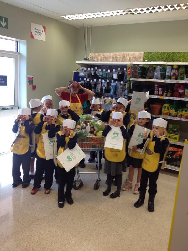 annetteharding's tweet photo. Farm to fork Plymouth Transit Way @SarahLawls @JaneCamp5 @3039Transit @Emmamoys #awesome31 #2getherwecan http://t.co/AF0vyZ0rtT