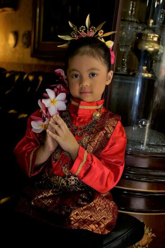 sarmoech's tweet photo. @parentingINA #PItwitpic 
Nama: Pocut Nayla Yasmin
Umur: 5thn 7bln http://t.co/DuFk50vhhJ