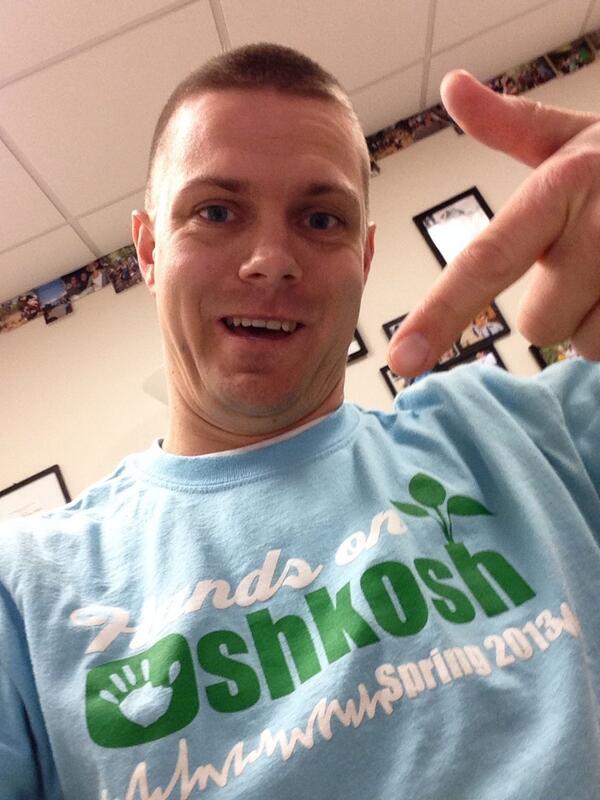 MikeLueder's tweet photo. It's Throwback Hands On Oshkosh shirt day!! @reeveunion @UWOshkosh http://t.co/BRfIJ1iH8z