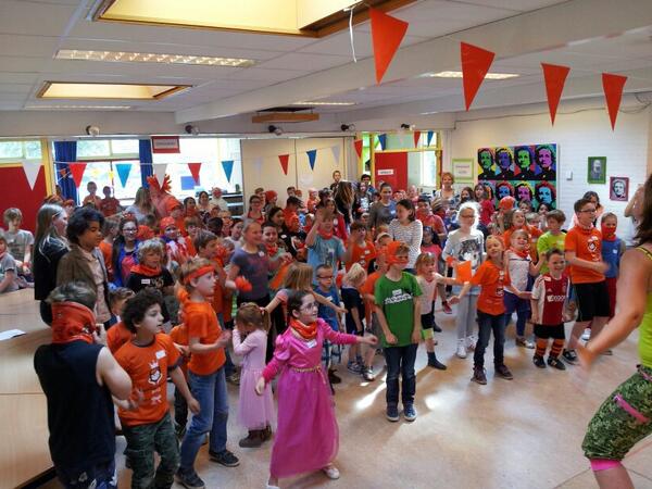 OBSJanLigthart's tweet photo. Zeer geslaagde Koningsspelen! Mede mogelijk gemaakt door fantastische ouders. Dank jullie wel!! http://t.co/uuoX8QjEUM