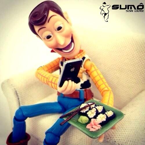 SumoSushiLounge's tweet photo. Hora do selfie-sushi! #selfie #sumôsushi #viciadosemsushi http://t.co/QCNvpWOfpb