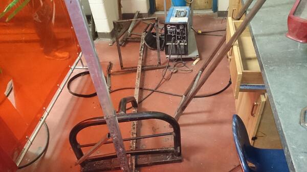 uhTdag's tweet image. So I did welding at school today
#dookiemachine