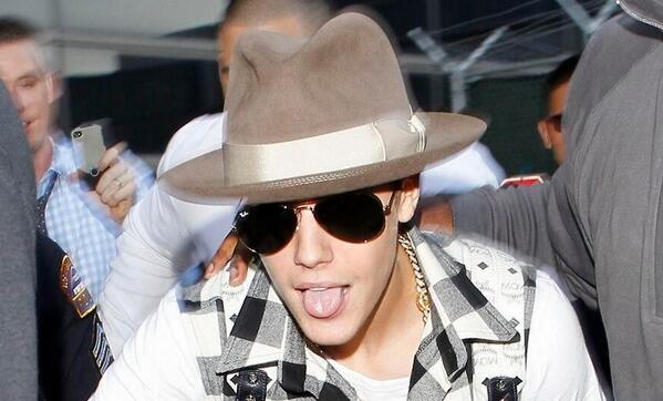FamousMeat's tweet image. Justin Bieber Hat Watch ™