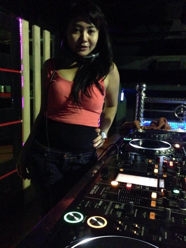 Tonight! Women On Top w/ DJ Tia Talenta (JC Management) from Jakarta &amp; DJ Cha Lexy (M2000), dont miss it!!!