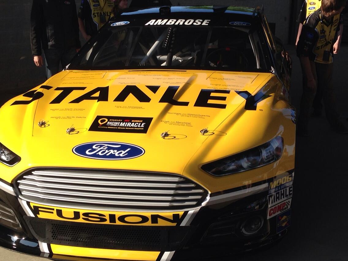 BmEPg8UIUAAG1t8.jpg:large