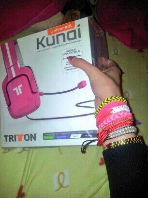 IndiiraLacalle's tweet image. Miooooooooooos ^^ #Kunai #Tritton #Rosas #GamerGirl #GirlGamer