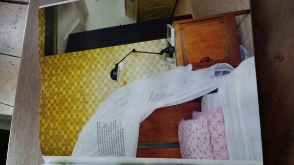 hemricaflowers's tweet photo. In het nieuwste nummer van #VTWonen de lamp van Jielde geleverd door Hemrica House of Flowers. http://t.co/ZBbgGMaDZl