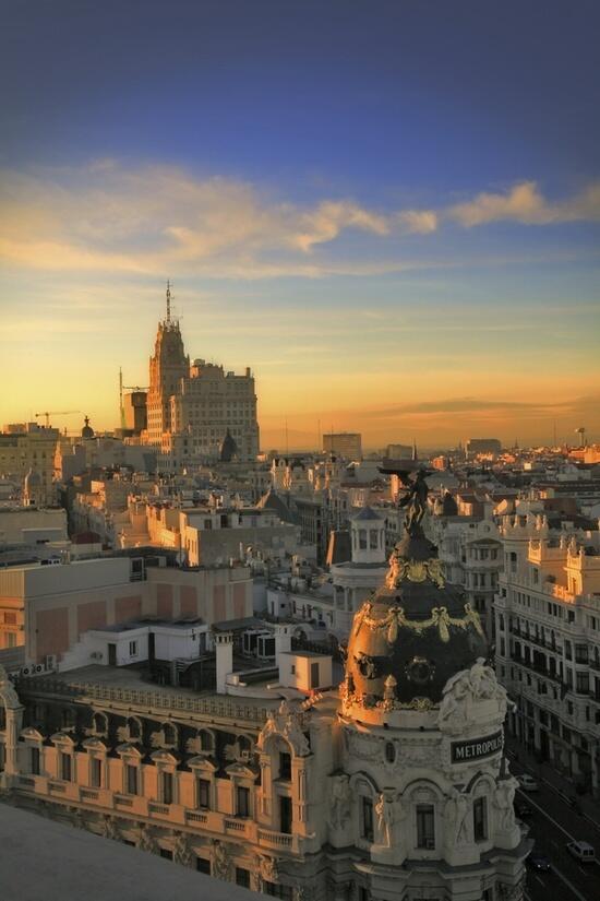 SecretosdeMadri's tweet photo. Madrid ¿no te cansas de enamorarnos? (via Harriet) http://t.co/K1UogV4ka6