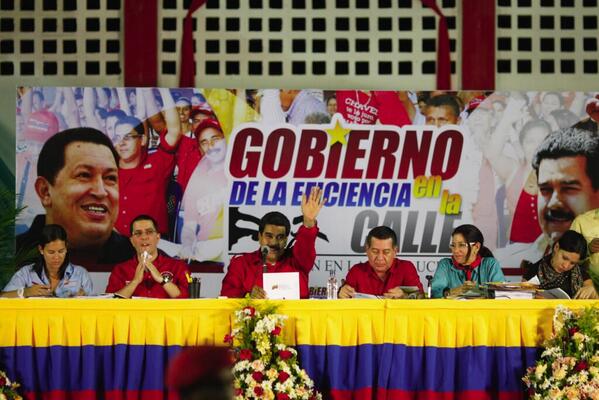 YVKE_Mundial's tweet image. Tuiteros posicionan etiqueta #UnAñoDeGobiernoDeCalle (+Tuits) goo.gl/Qjeaij