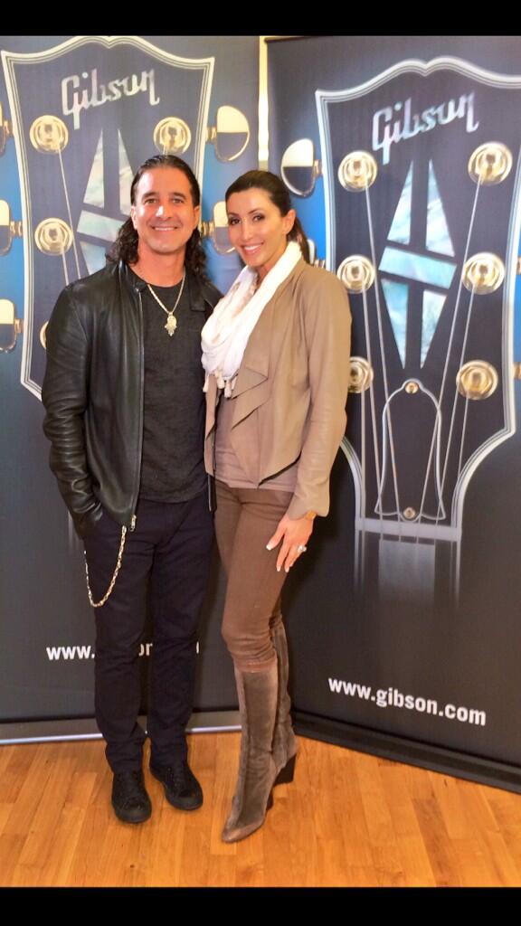 Stopped by Gibson showroom w <a href="/ScottStapp/">Scott Stapp</a> I know nothing about guitars 😁 but hubby was in heaven 😊👫🎻🎶 #Berlin