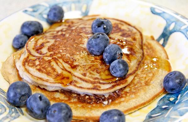 EdmondSteve's tweet photo. I don't know about you but I'm in the mood for protein pancakes. http://t.co/w2lmOZI2I4