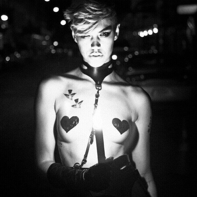 Happy #friskyfriday <3 Galore Magazine Erotica Calendar. http://t.co/QPL18burMA<a href="/tag/friskyfriday"class="tags">#friskyfriday</a>