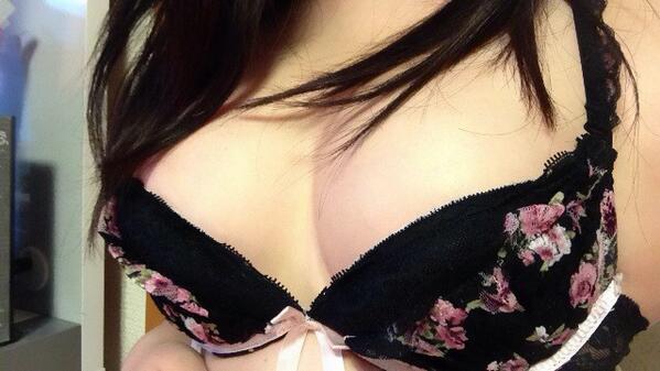 mariri2014's tweet photo. お風呂あがりです。リツイートしていろんな方にみていただけると喜ぶ変態豚です。 http://t.co/CTDny0hvUu