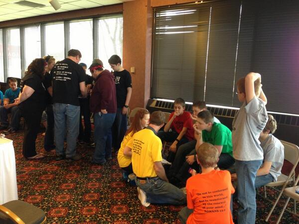 LegoQuizzing's tweet image. Having fun quizzing against @ninjaquizzing