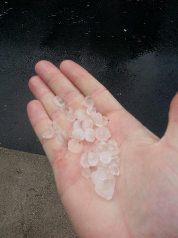 AlleyBoyTen4's tweet image. Just another day in North Carolina. Sheets of ice coming down at 4 on a warm 72º day. #NCproblems