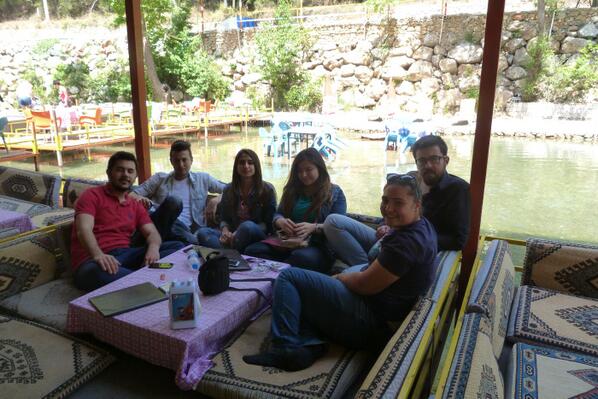 AlanyaTog's tweet photo. 23 nisan etkinliği sonunda gönüllülerimiz yorgunluğunu #Dimçayı nda attılar. http://t.co/CclXwr4Qc0