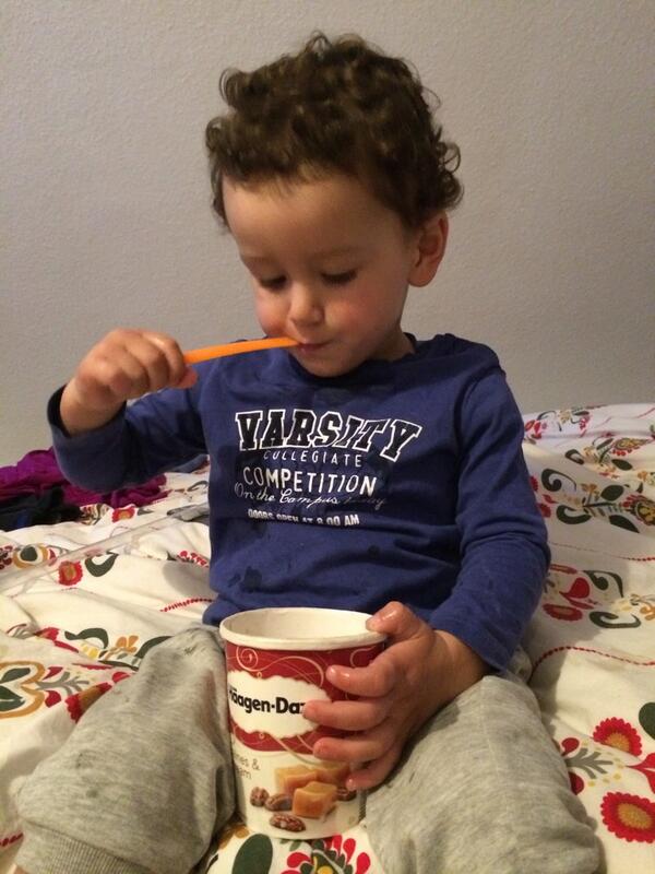 Nessim_'s tweet photo. Dad left his ice cream unattended ;) http://t.co/tgp5NwtQYx