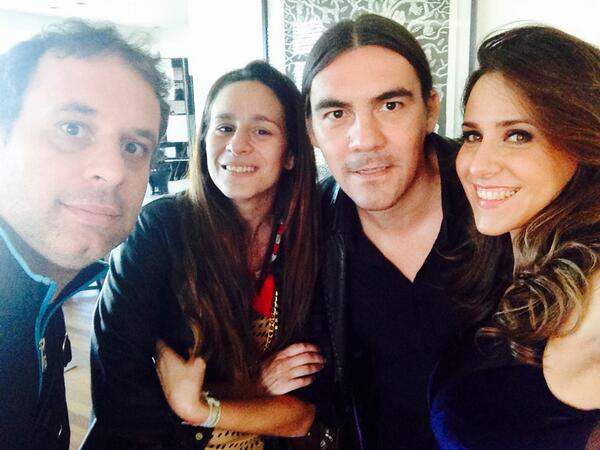 julietacam's tweet photo. Con @maxivernazza #SergioOviedo @Paodblanco en produccion para @genteonline #gracias ✌️💗 http://t.co/yDHG5FnPQt