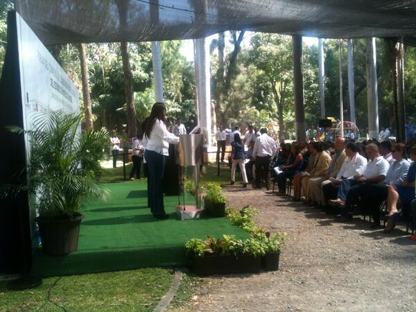 SEM_Morelos's tweet photo. Firma del convenio de colaboración @GobiernoMorelos e INDESOL para empoderar a las mujeres http://t.co/MUUrhM0Ry3