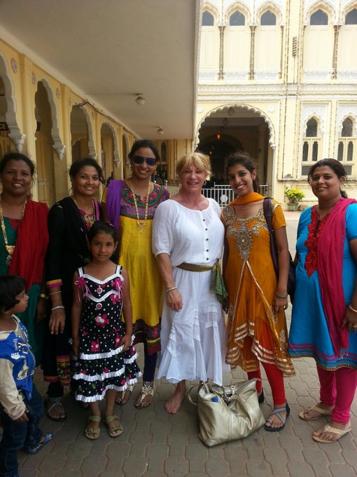 While touring the Mysore Palace. Fans requesting photos. My new Indian family! http://t.co/YvMQPUcdu<a href="/tag/gymworkout"class="tags"><span>#gymworkout</span></a><a href="/tag/femalemuscle"class="tags"><span>#femalemuscle</span></a><a href="/tag/fitexpo"class="tags"><span>#fitexpo</span></a>