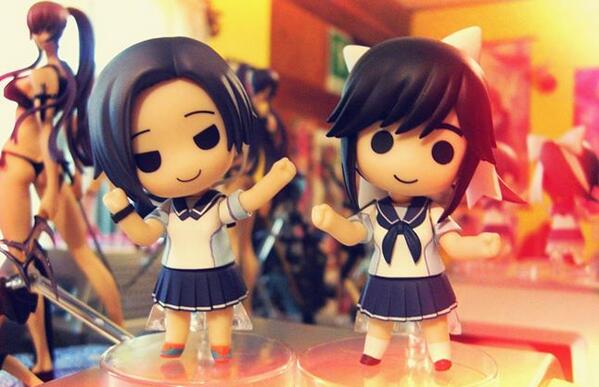 darko_design's tweet photo. My first nendoroid Manaka and Rinko of Love Plus <3 #nendoro400 http://t.co/y0ZCgGhAMO