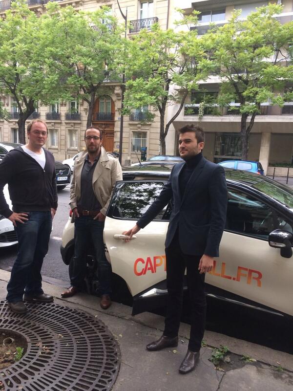 Captur's tweet photo. 2 semaines après #CapturCall, ils viennent en Captur retirer leur costume. Quel bonheur de saisir l'instant ! http://t.co/UguQftnh22