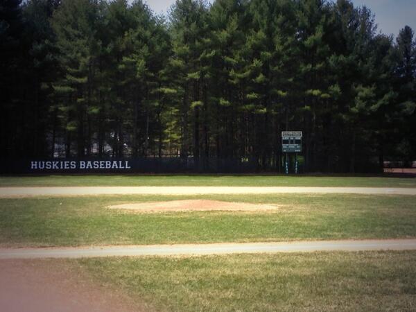 husky_baseball's tweet photo. What a beautiful day for ball http://t.co/XCFF30HPVv