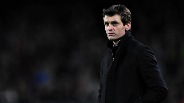 rtve's tweet photo. Luto en el deporte español por la muerte de Tito Vilanova http://t.co/lHiziMSAqO #HastaSiempreTito http://t.co/gczU5Y4mXY