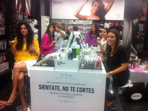 nattorress's tweet photo. et Moi!☺️“@ShopperMagazin:#colorqbeautyparty @evaabrilmartnez @Tamara_MAlmeida @Lovelymsmile @Angydiablillos http://t.co/vTIIfRKklc”