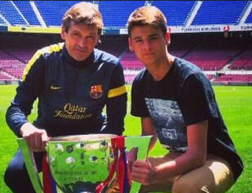 FutboolFichajes's tweet photo. "Por mis hijos que con 14 y 17 años aún me necesitan"

La motivación que tenía Tito Vilanova para seguir con su lucha http://t.co/wO77crp5o4