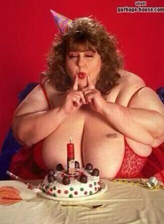 Scuba_Realm's tweet photo. Mama Mia!  She is fat! http://t.co/tZUN6ocJEl