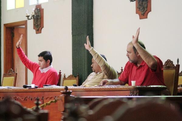 CLEMPresidencia's tweet photo. Aprobada la Reforma de la Constitución del Estado #Mérida con el respaldo de los legisladores revolucionarios. http://t.co/IpWEzuJPAI