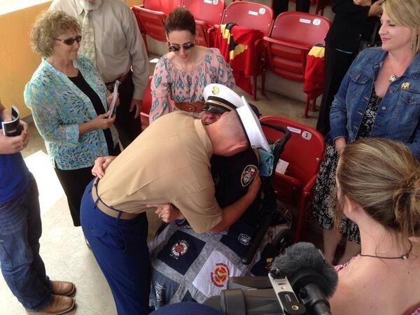 “@KPRCBillBalleza has story of injured HFD firefighter &amp; family attending son's Marine Corps graduation ”//Semper Fi