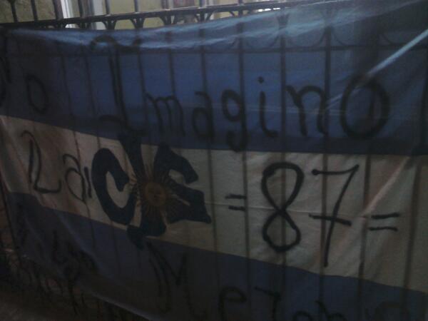 matiaslaberiso's tweet photo. Y ese fernet, y la pasión, de su lengua en mi boca agitando una canción! http://t.co/NIEg9Z6Nx8