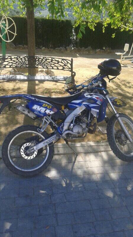 Sonitamoral's tweet photo. Se vende moto, interesados preguntar por privado. RT http://t.co/anXYMkIhL2