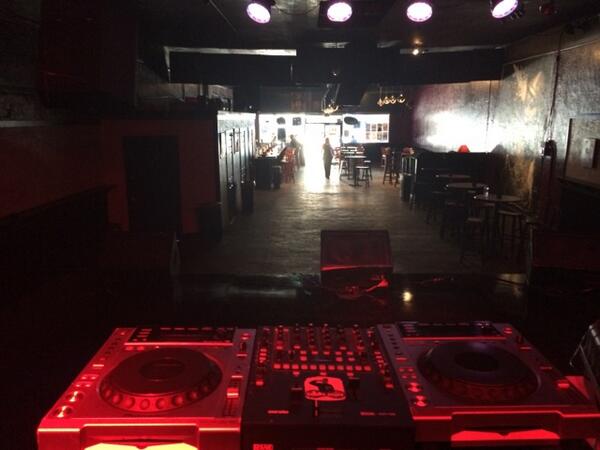 DJYEMI's tweet image. I'm Djing tonight in Tampa, Florida! show later tonight with Huey Mack! #SoundCheckPic #Huuah