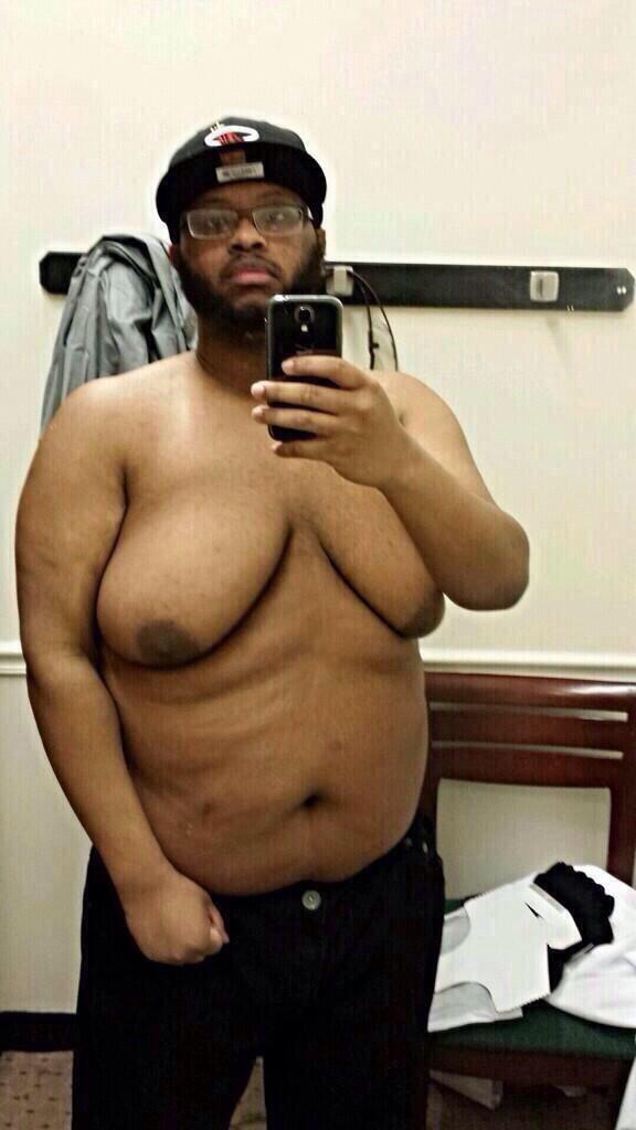 XForMayor's tweet photo. RT if he has bigger tits than you 😩 http://t.co/b3FI17OzxV