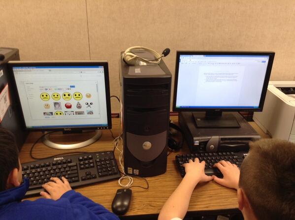 RisherClass's tweet photo. Reading and writing #risherclass http://t.co/TcJziughh2