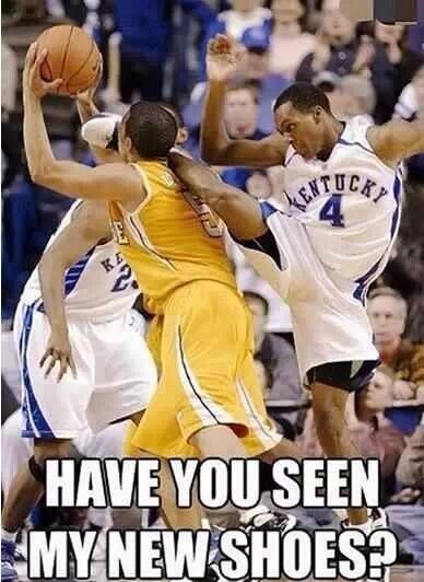 LockerRoomHumor's tweet image. 😂