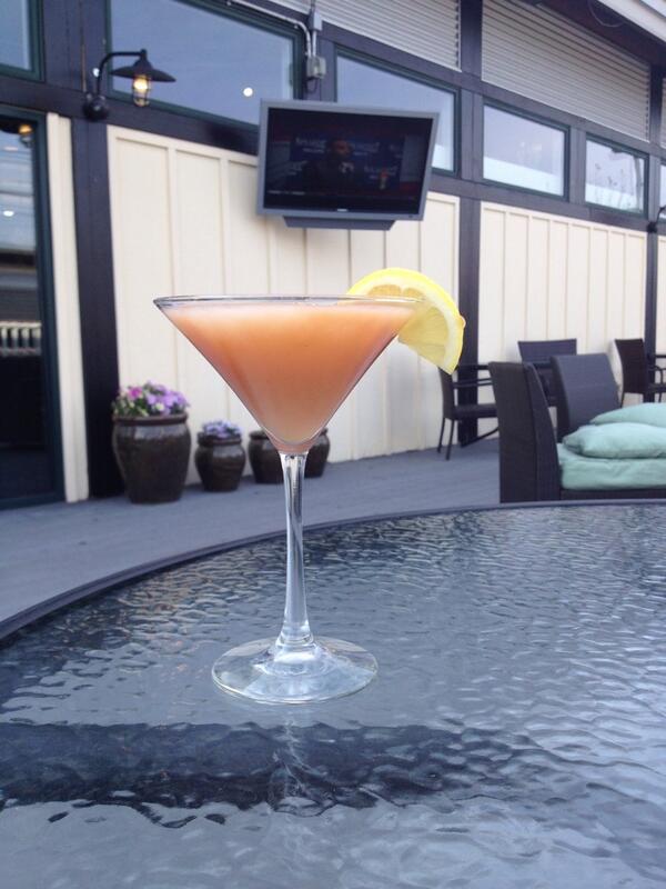Freight_House's tweet image. Peach Lavender martini!