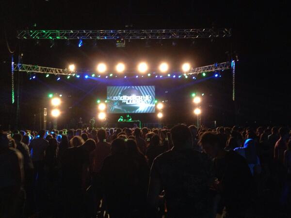 UCDSU's tweet image. . @LaidbackLuke finishes the night off- what a gent! Check out @UCDEnts for after parties #UCDBall #UCDBeBallin