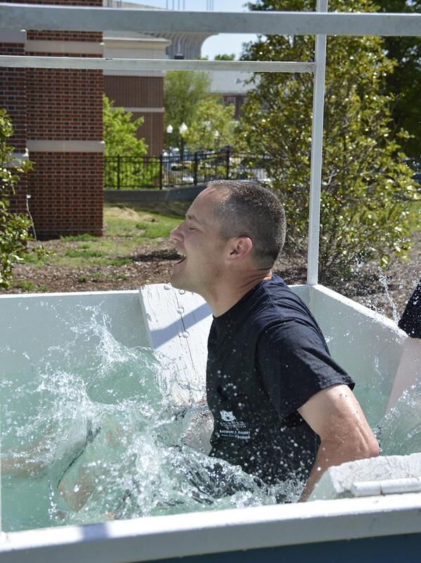 AUHarbertBiz's tweet image. #auburn #dunkthedean #dunkface