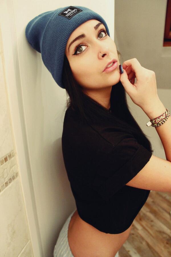 Lucas_Baker1's tweet photo. waking up next to you would be awsome @Emmi_Woods <3 http://t.co/ZO7ToUXh7U